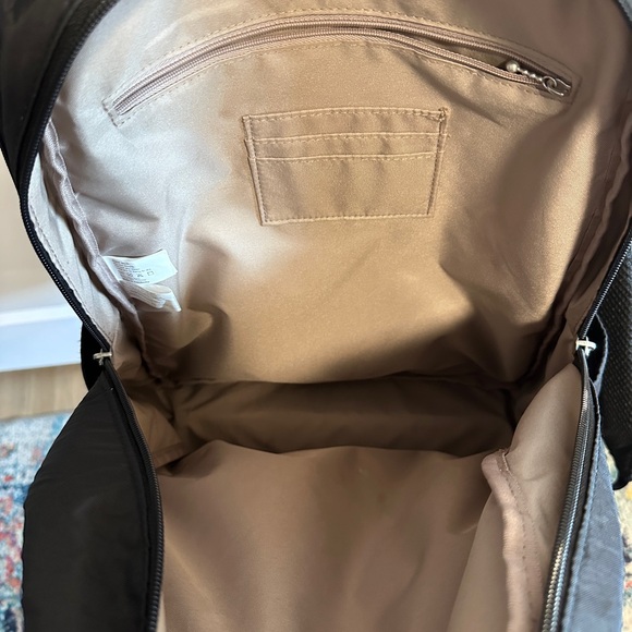 Baggallini Travel Backpack with laptop sleeve - Picture 4 of 14